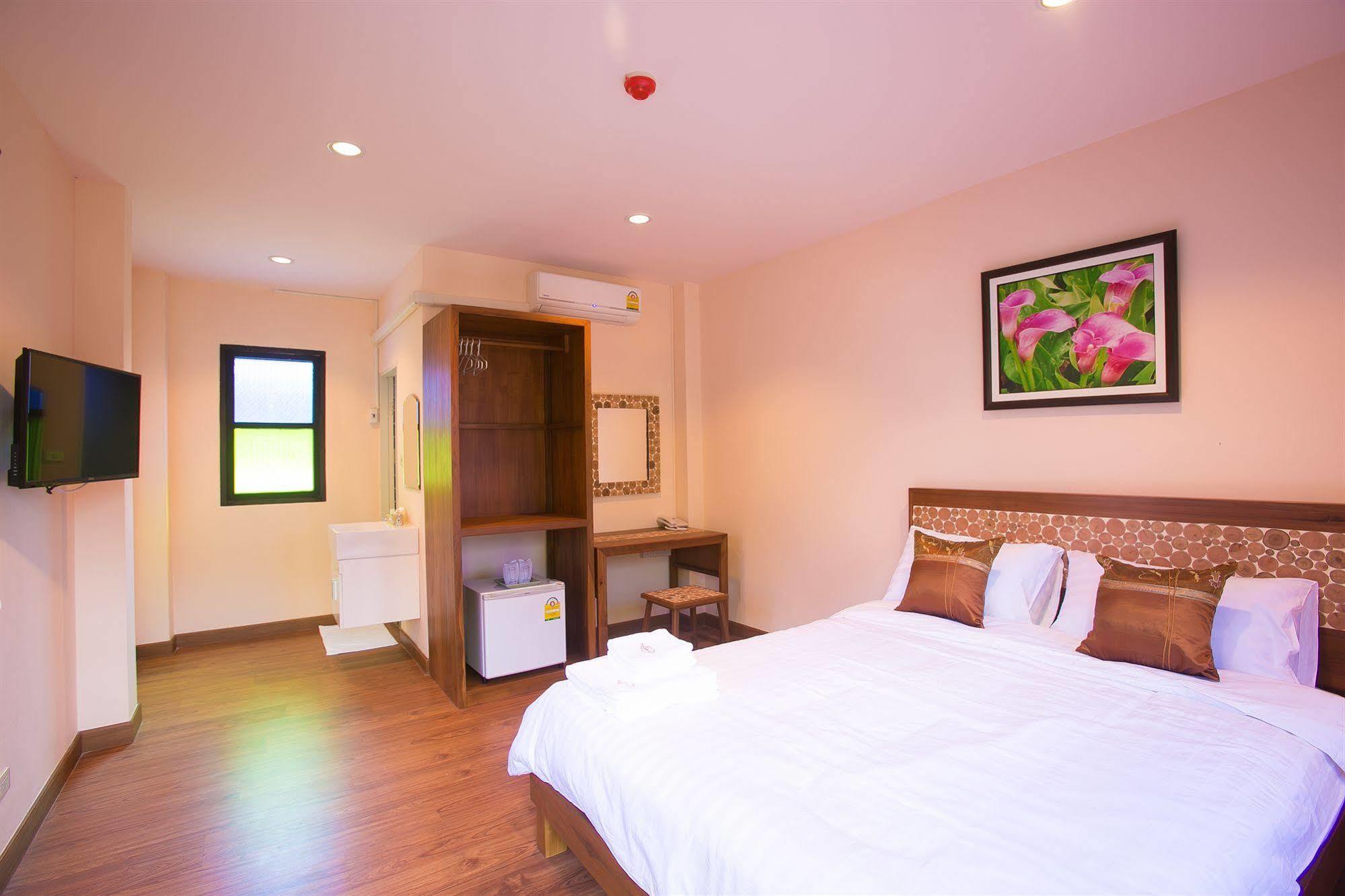 Calla Lily Boutique Residence เชียงใหม่ ภายนอก รูปภาพ
